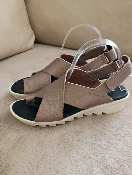 Arche Shoes - Arche Ikam Crisscross Slingback Sandal in Blush Pink